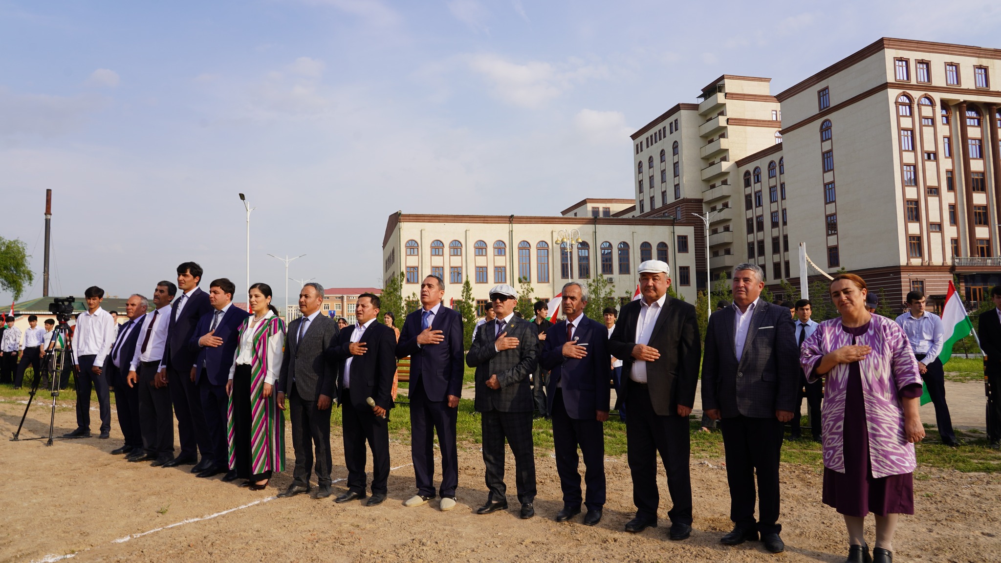 ОҒОЗИ МУСОБИҚАИ ВАРЗИШӢ АЗ РӮЙИ НАМУДИ “ФУТБОЛИ ХУРД” ДАР ДОНИШГОҲ